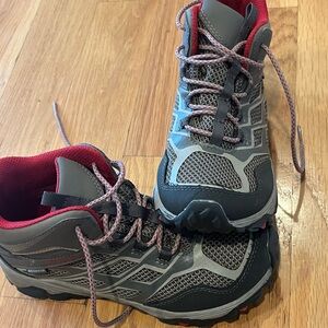 Merrell Moab FST Mid Waterproof youth hiking boots size 3